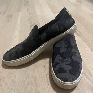 Rothy’s The Original Slip On Sneaker size 10 gray camo